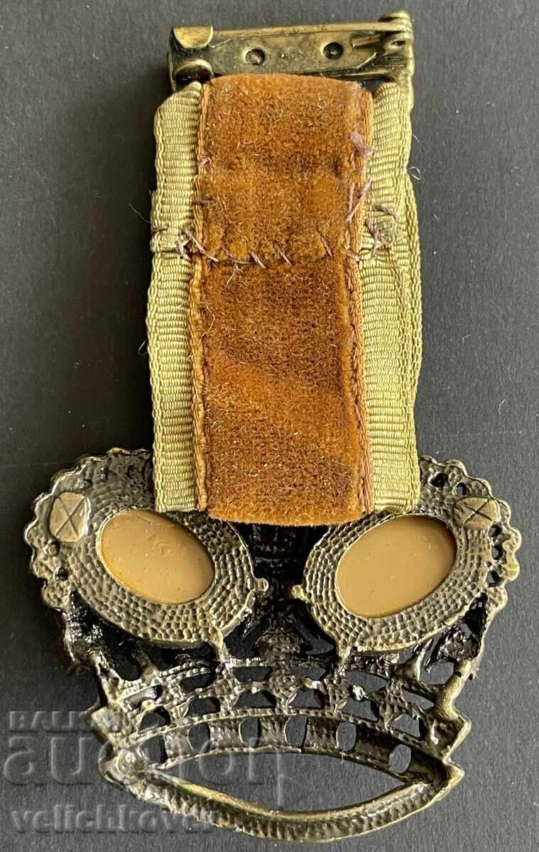 41915 Brooch in the shape of a crown from the 30s with price 20.00 BGN | € 10.23