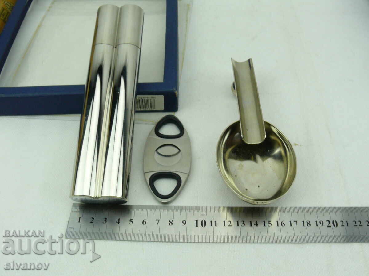 Interesting cigar set, knife, ashtray, and double case #2545 - 5 Interesting cigar set, knife, ashtray, and double case #2545 - 5