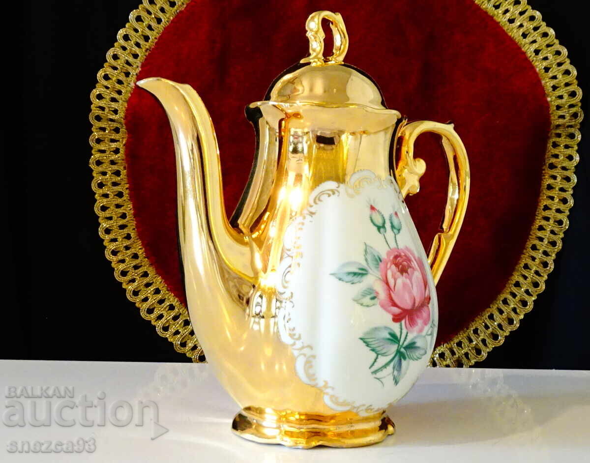 Bavarian porcelain, pure gold, rose, baroque with price 65.00 BGN | € 33.23