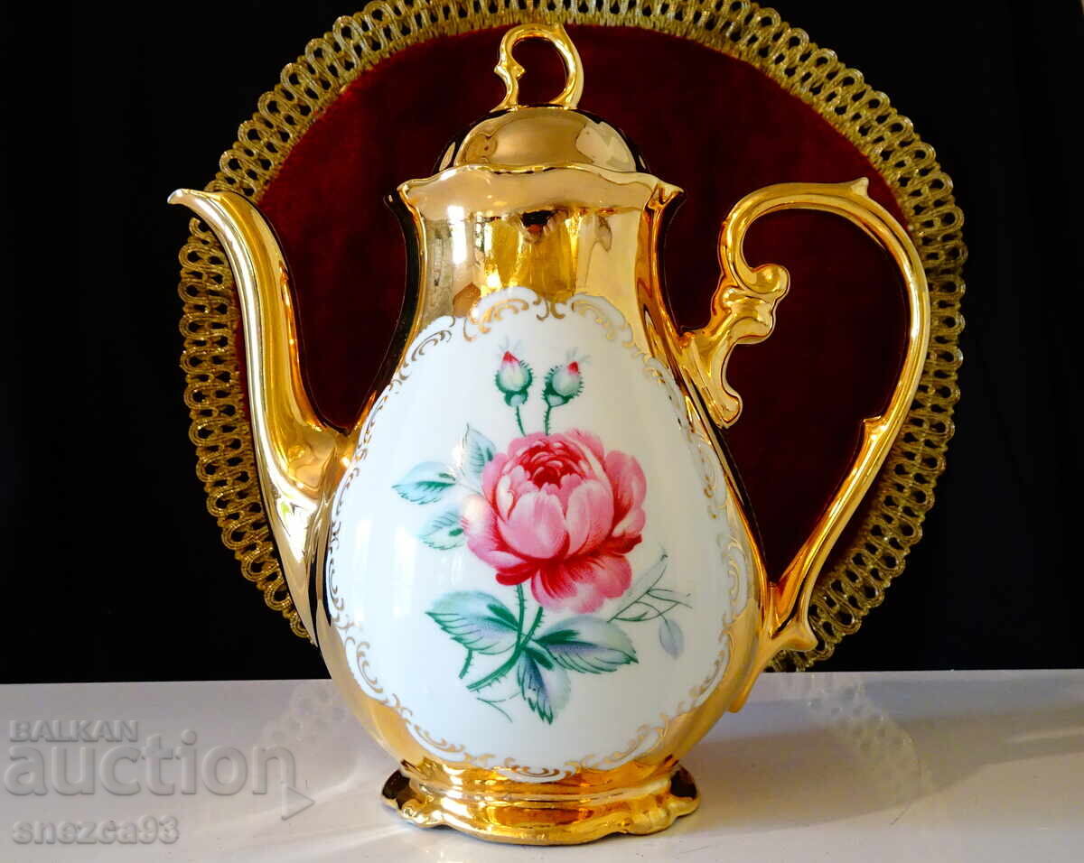 Bavarian porcelain, pure gold, rose, baroque