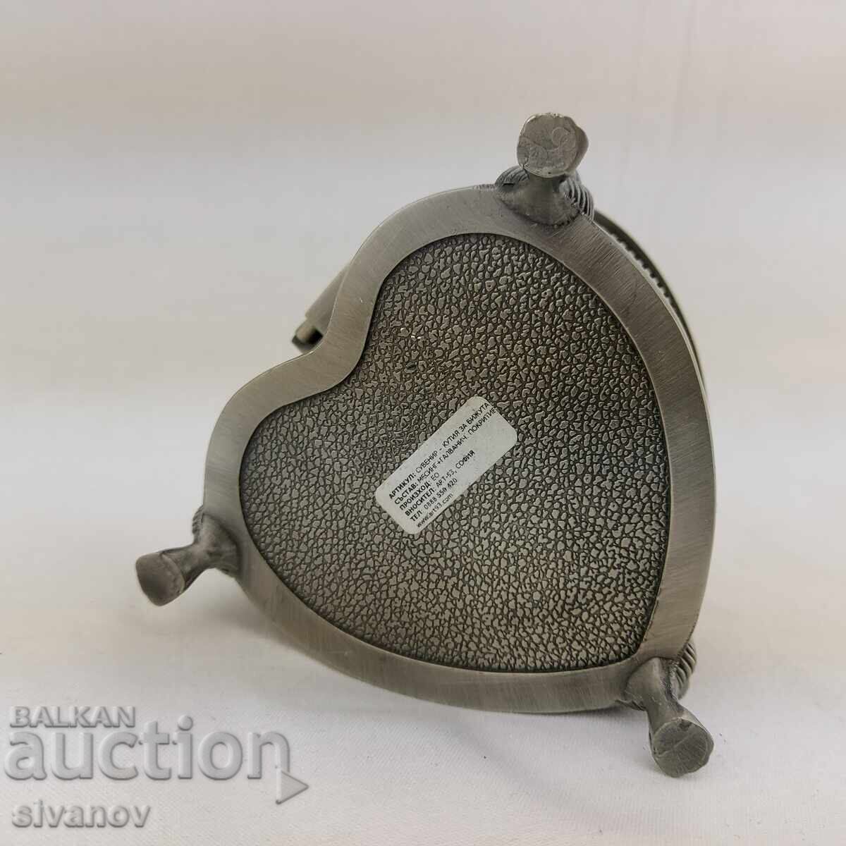 Livrarea Cutie metalică interesantă pentru bijuterii inimă #2591