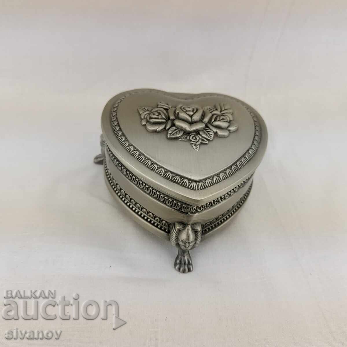 Cutie metalică interesantă pentru bijuterii inimă #2591