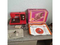 Παλιά παιδική ραπτομηχανή - PIKO - Made in GDR