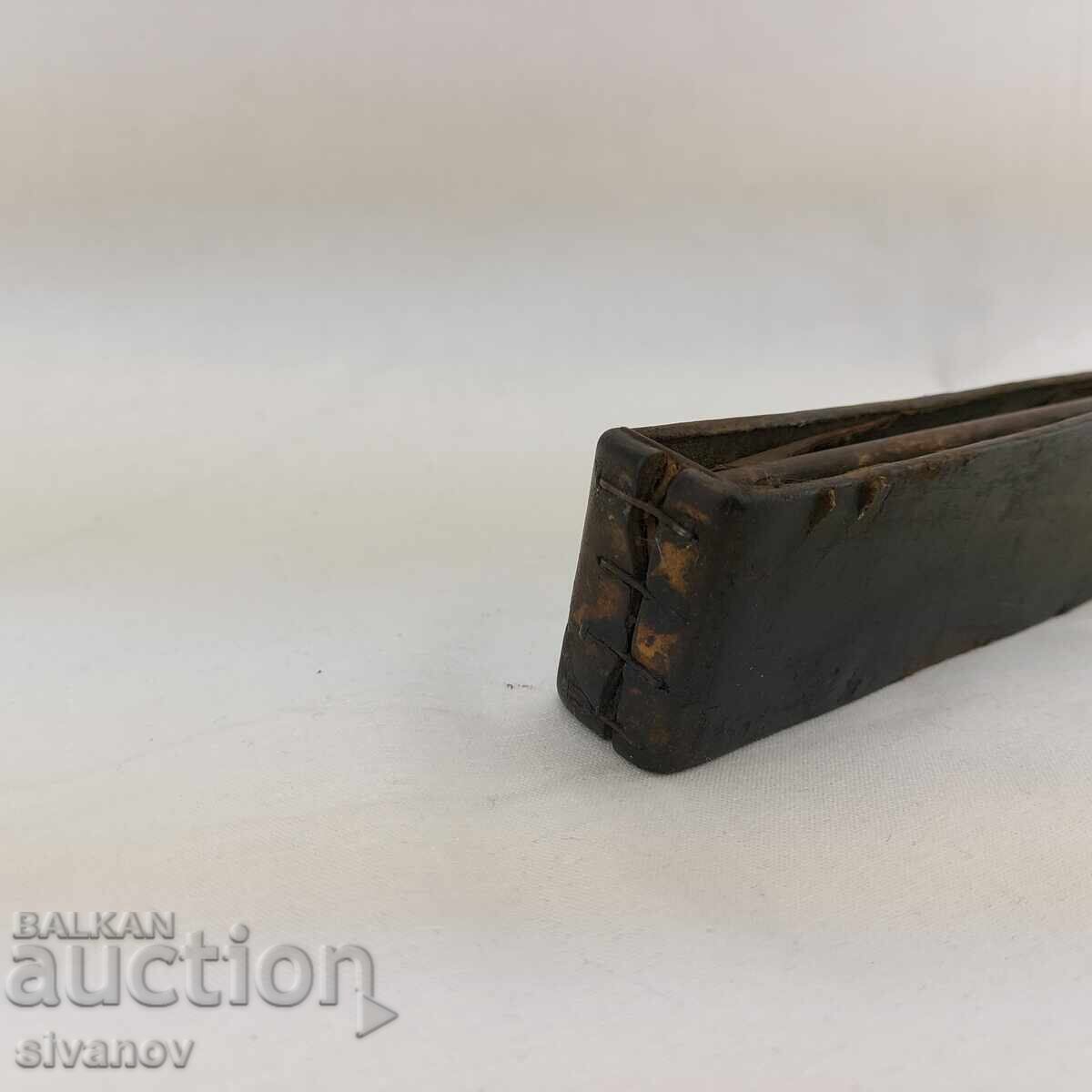 Delivery of Old leather strop for razors #2619