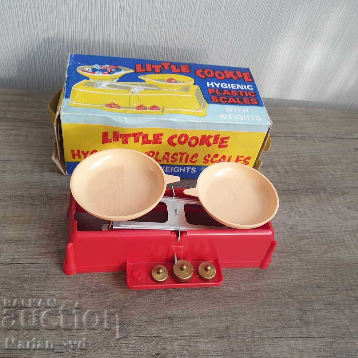 Стара унгарска детска кантар играчка Стара унгарска детска кантар играчка