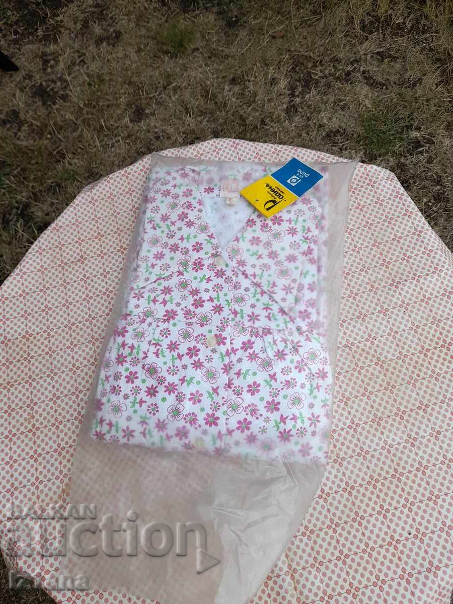 Νυχτικό της ηλικιωμένης κυρίας