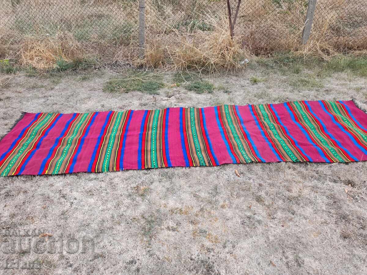 Covor vechi, potecă cu preț 45.00 BGN | € 23.01 Covor vechi, potecă cu preț 45.00 BGN | € 23.01