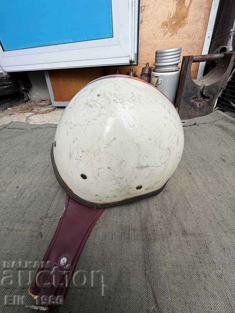 Κράνος αλεξιπτωτιστή με τιμή 65.00 BGN | € 33.23