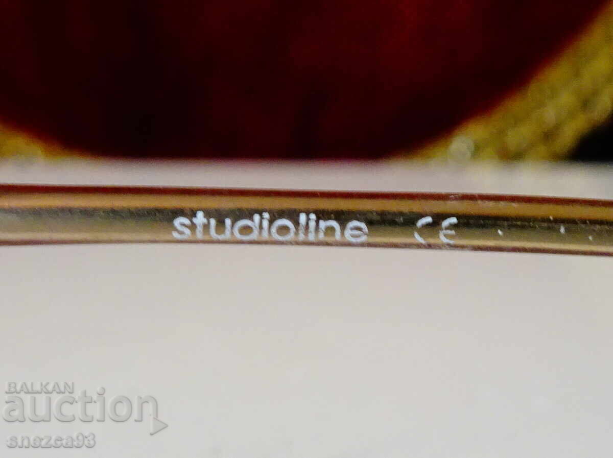 Доставка на Диоптрични рамки Studioline с френски стъкла,плюс 0.75.