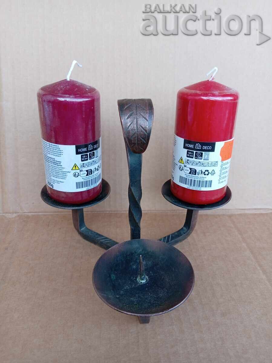 Старинен железен с медно покритие ръчно изработен свещник с цена 41.00 лв. | € 20.96