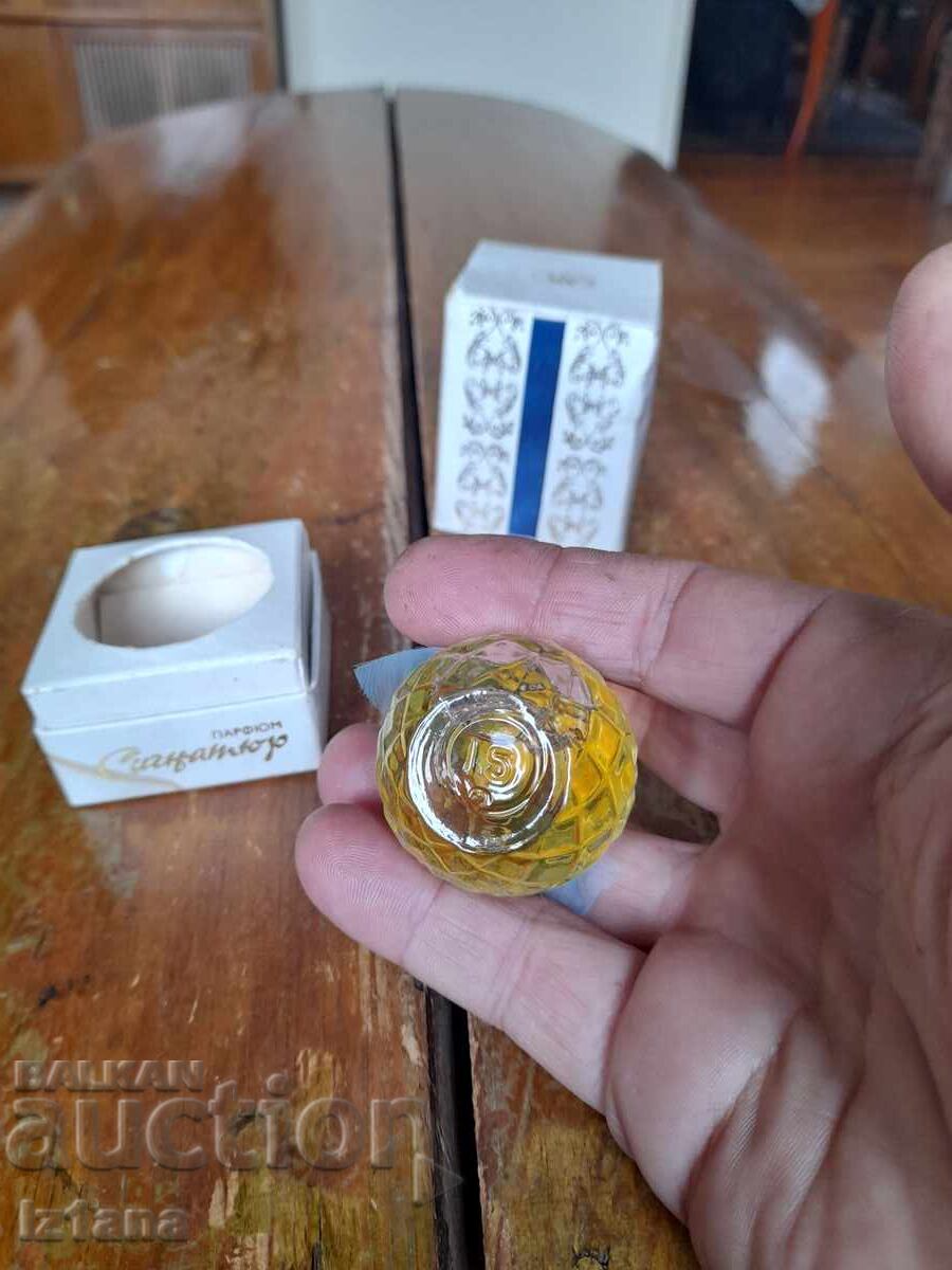 Delivery of Signature Star Perfume