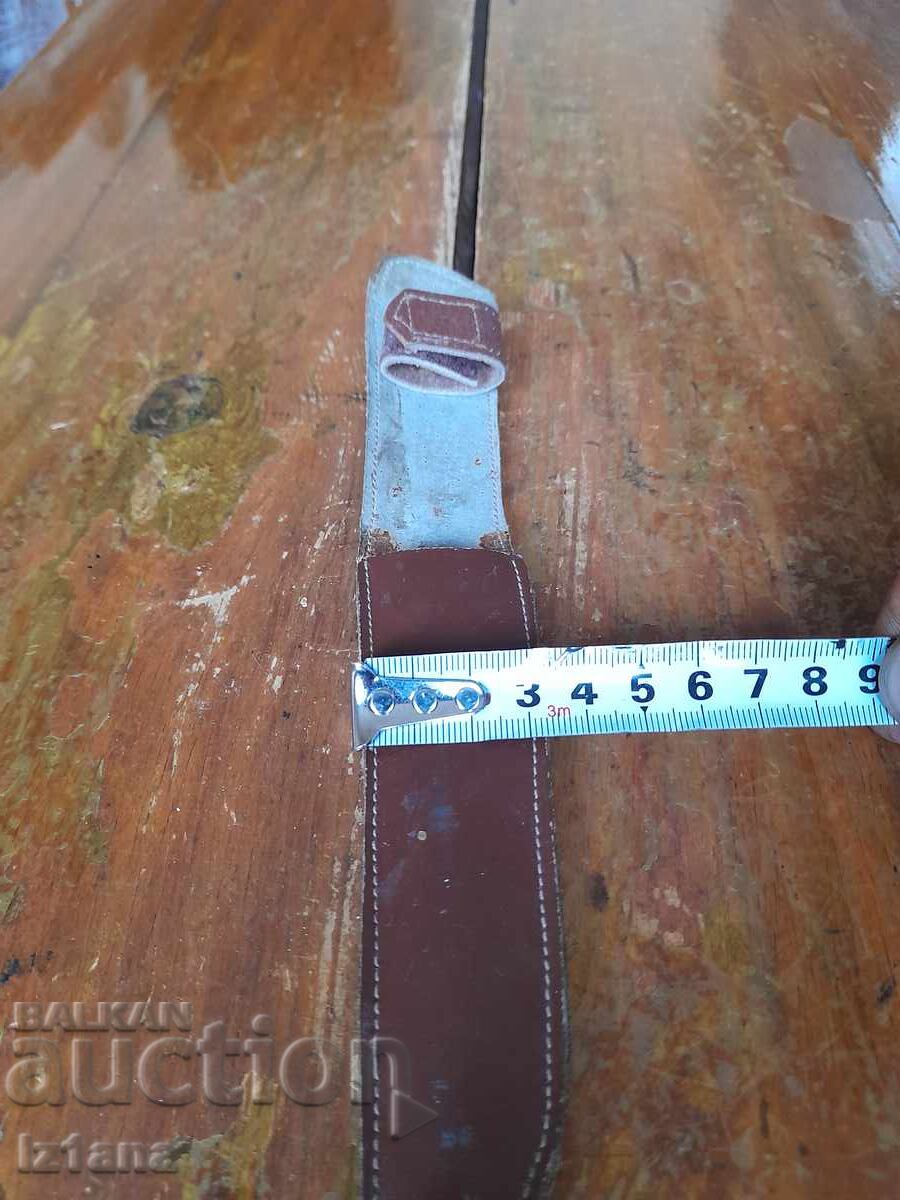 Licitație Înveliș de cuțit din piele veche