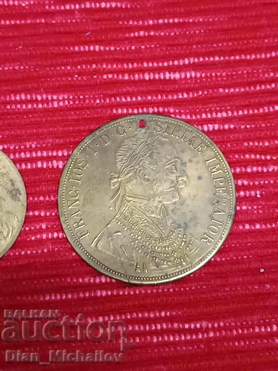 Licitație Două Pendante Vechi din Alamă