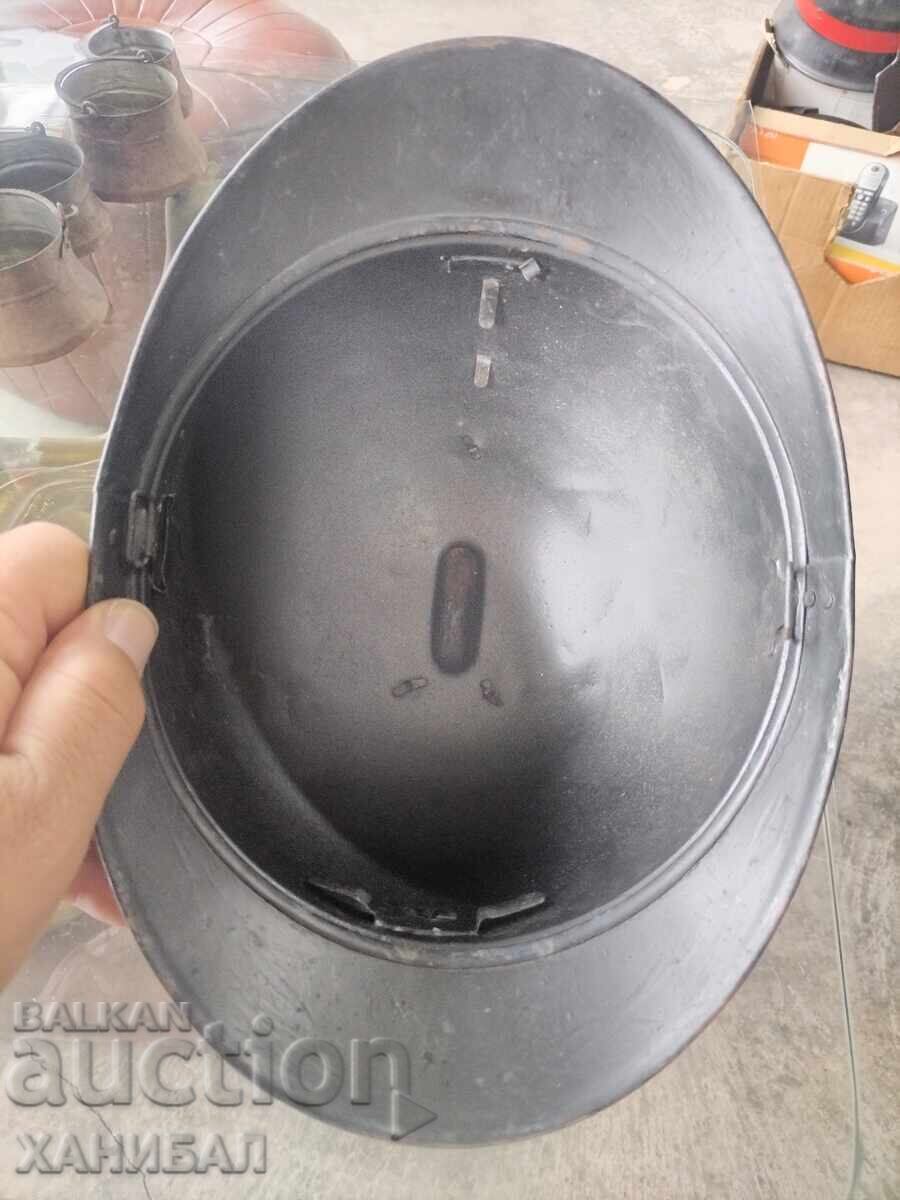 Delivery of OLD FRENCH ADRIAN HELMET Delivery of OLD FRENCH ADRIAN HELMET