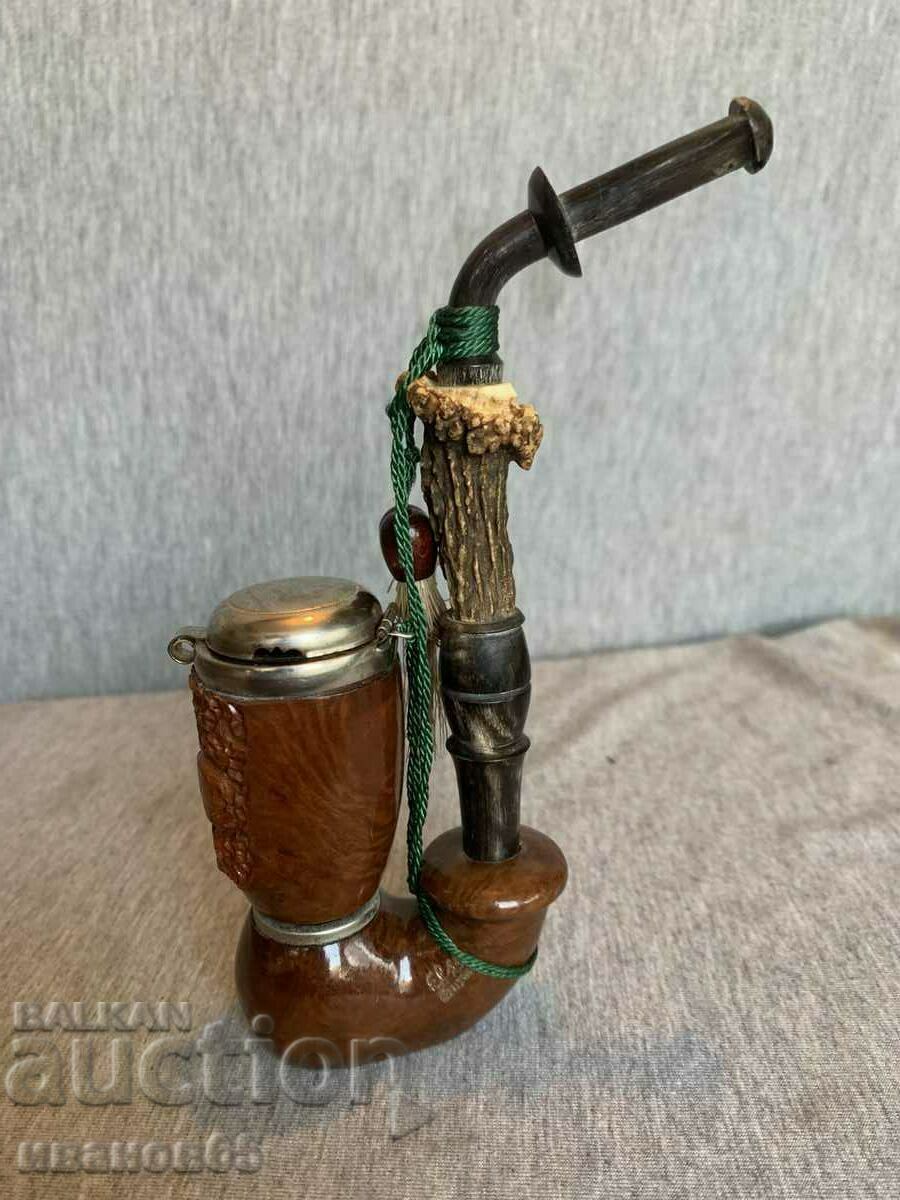 Auction  an old pipe