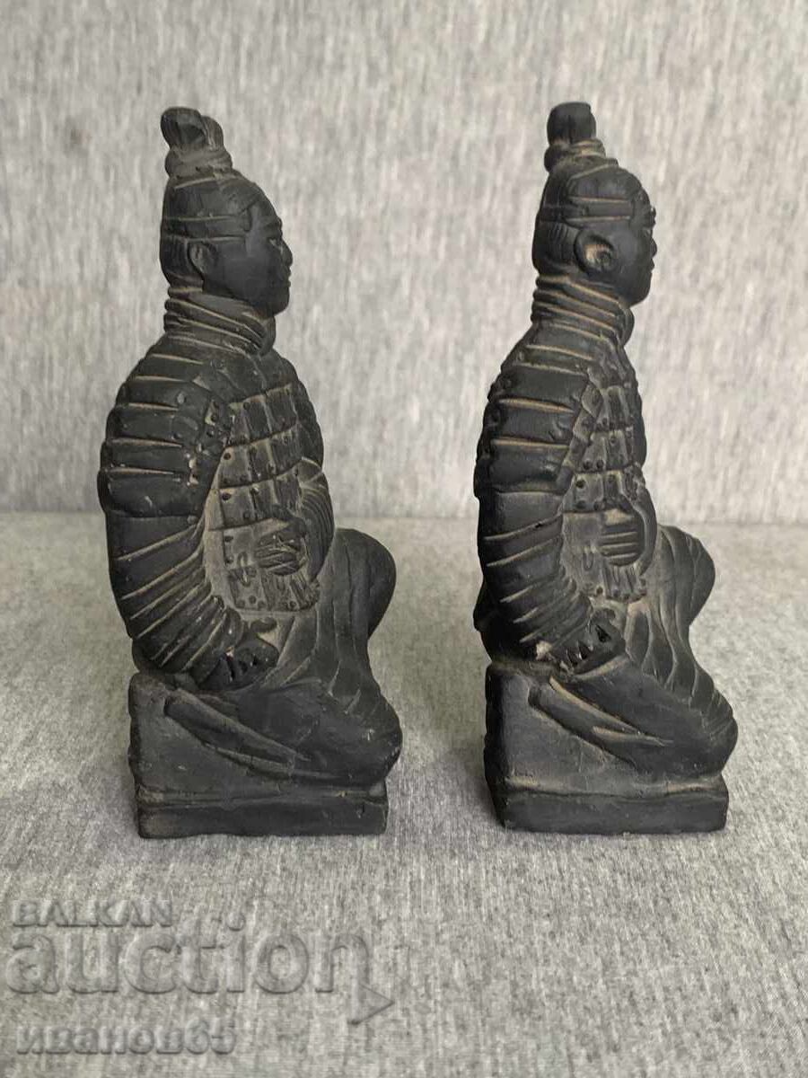 Κινέζοι πήλινοι πολεμιστές με τιμή 60.00 BGN | € 30.68 Κινέζοι πήλινοι πολεμιστές με τιμή 60.00 BGN | € 30.68