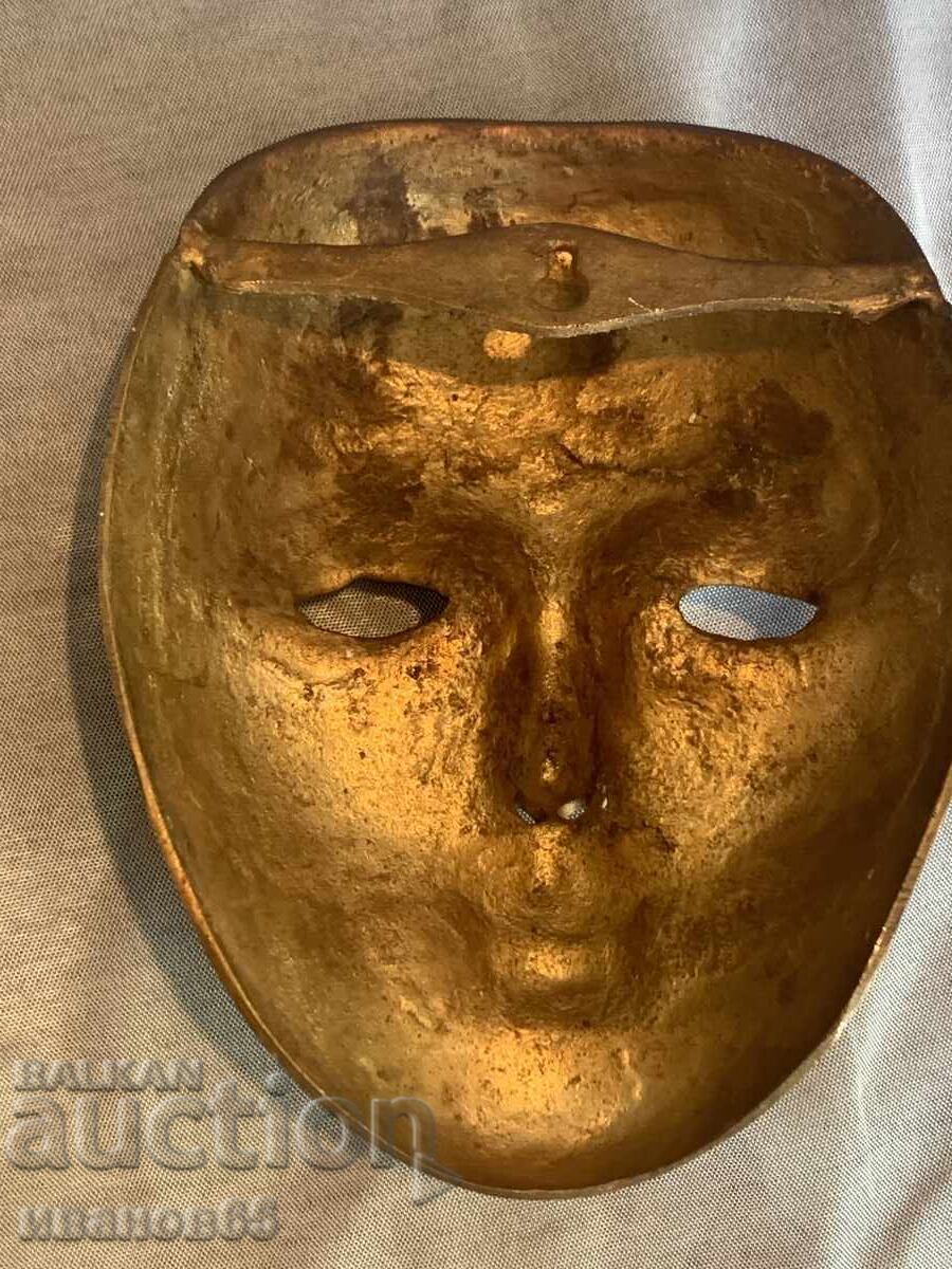 Delivery of Brass wall mask Delivery of Brass wall mask