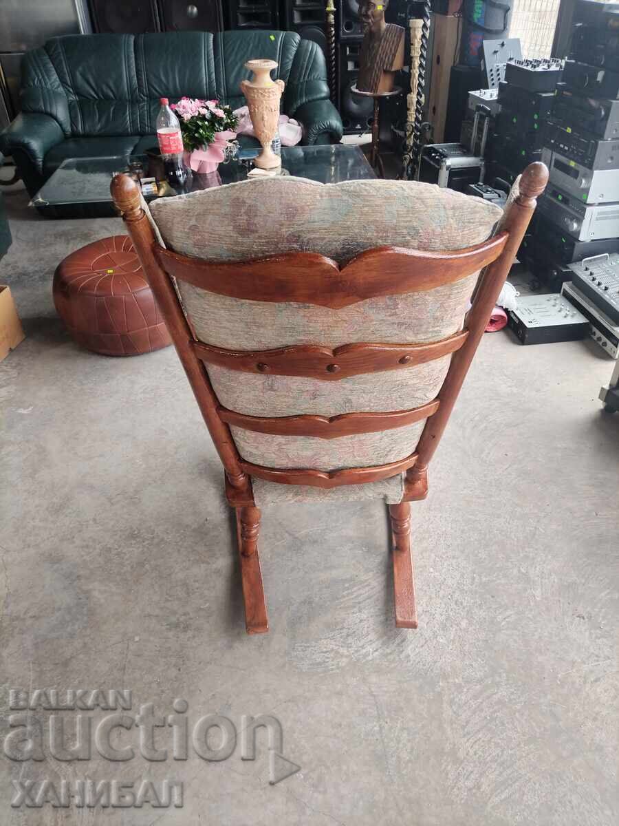 Delivery of STAR Rocking Chair Excellent Condition Delivery of STAR Rocking Chair Excellent Condition