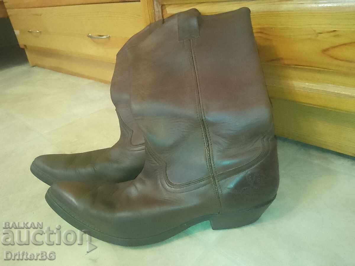 Καουμπόικες μπότες, μπότες νούμερο 43 με τιμή 26.00 BGN | € 13.29 Καουμπόικες μπότες, μπότες νούμερο 43 με τιμή 26.00 BGN | € 13.29