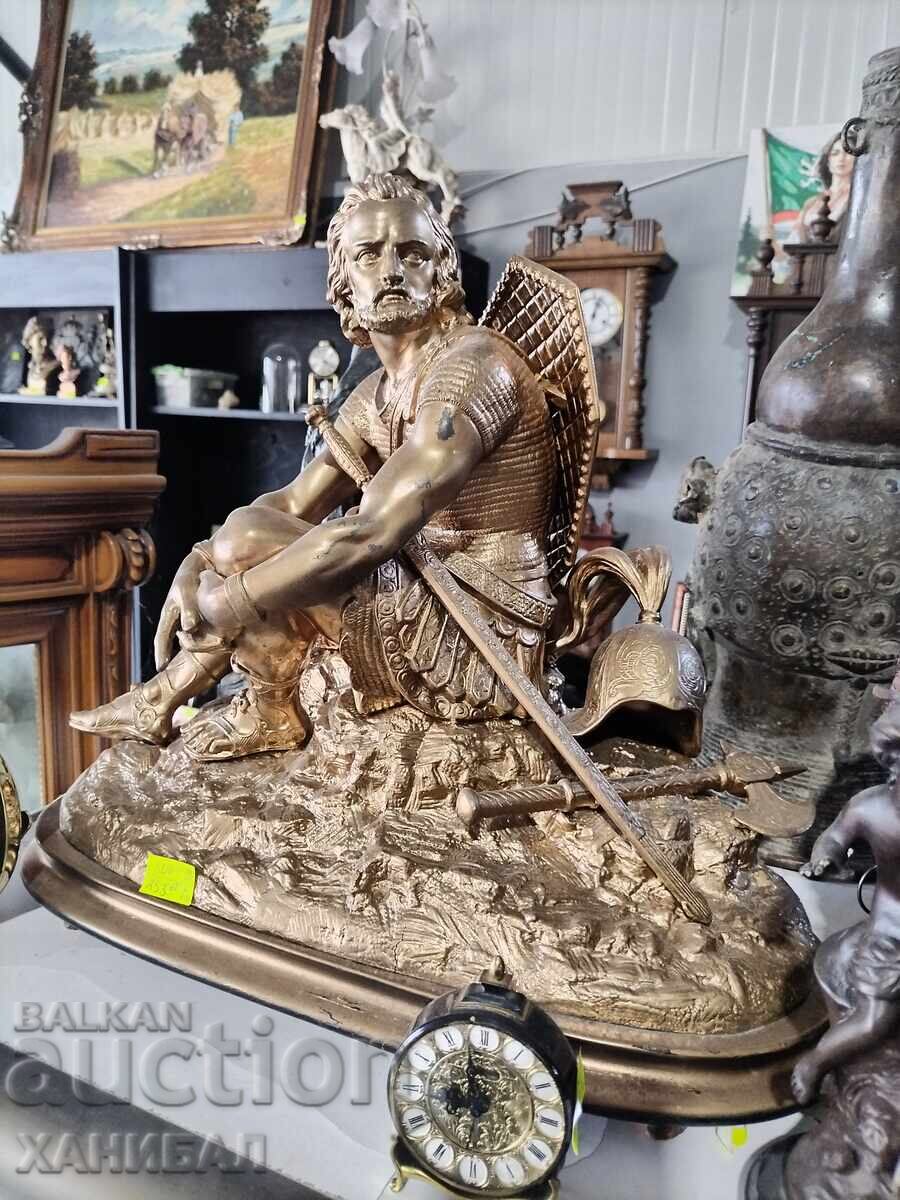 FIGURĂ UNIC FRUMOASĂ DE RĂZBOINIC