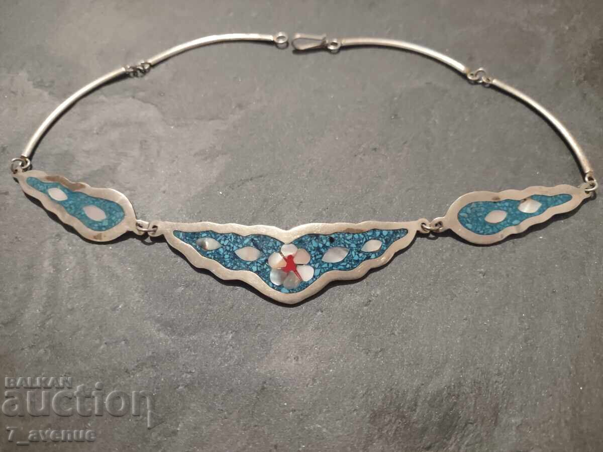 Auction  Necklace jewelry with inlaid stones 16.10.25