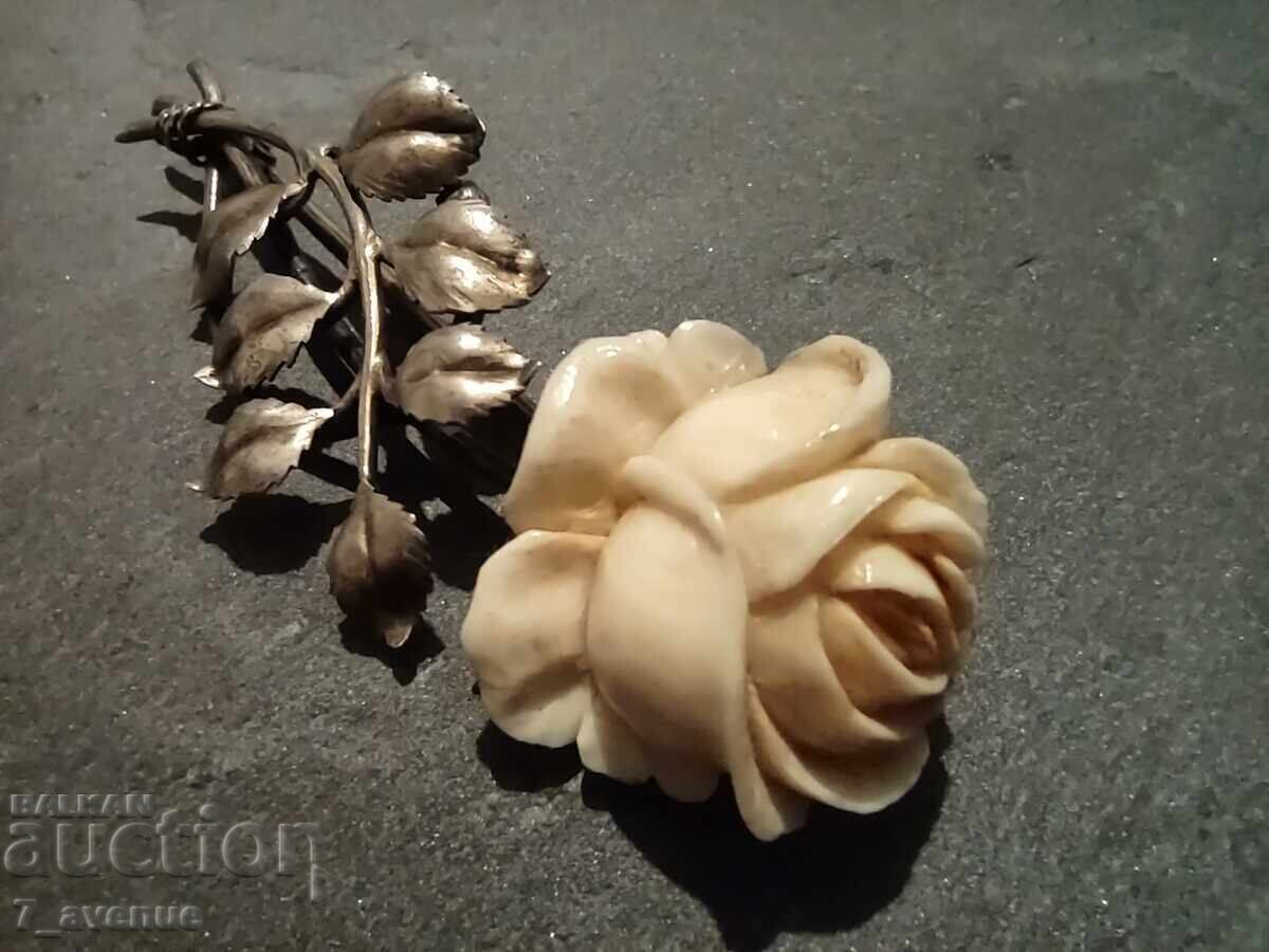 Брошка сребро и сл.кост, ръчна изработка 16.10.25 с цена 299.00 лв. | € 152.88