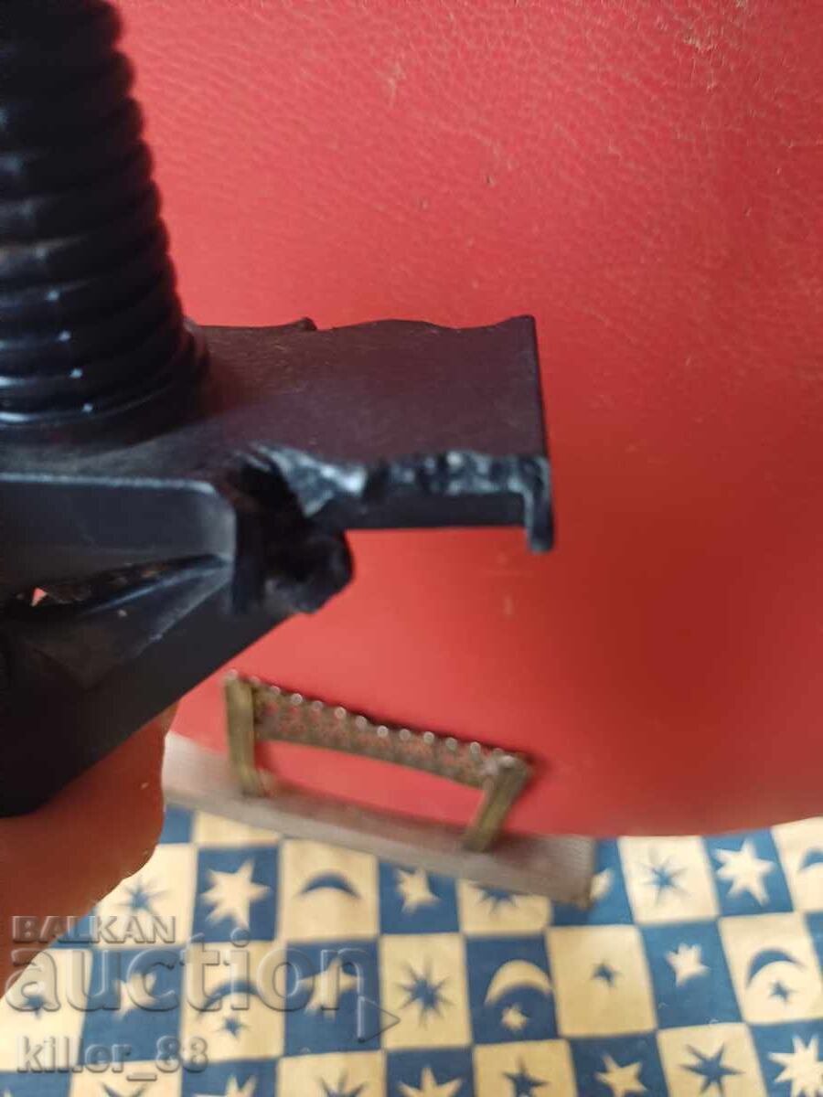 Δημοπρασία Μια παλιά λάμπα