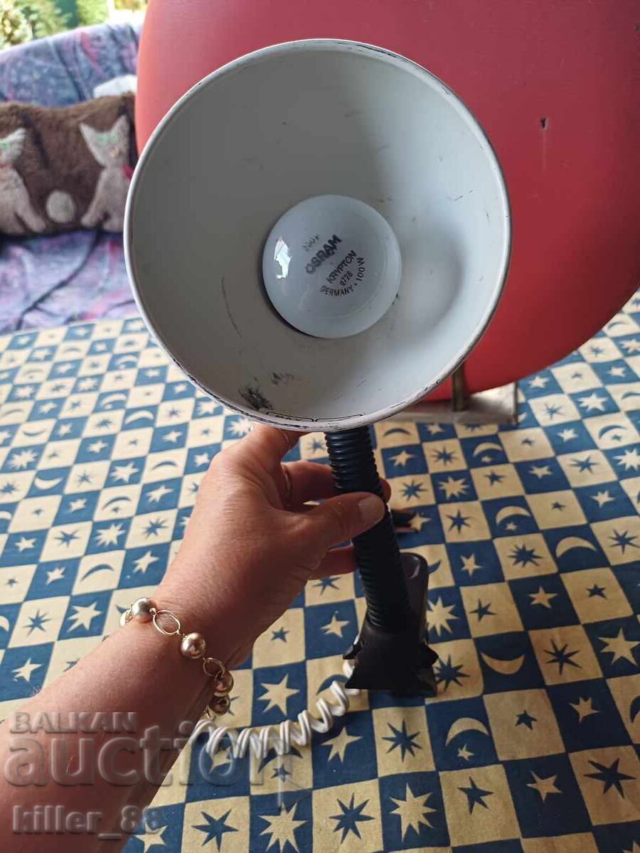 Μια παλιά λάμπα