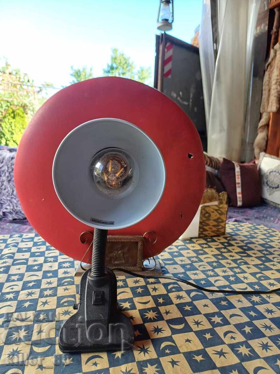 Lampă metalică cu clemă