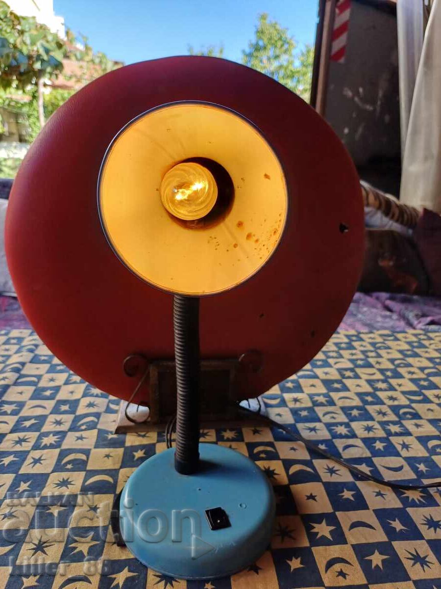 Аукцион Стара метална лампа