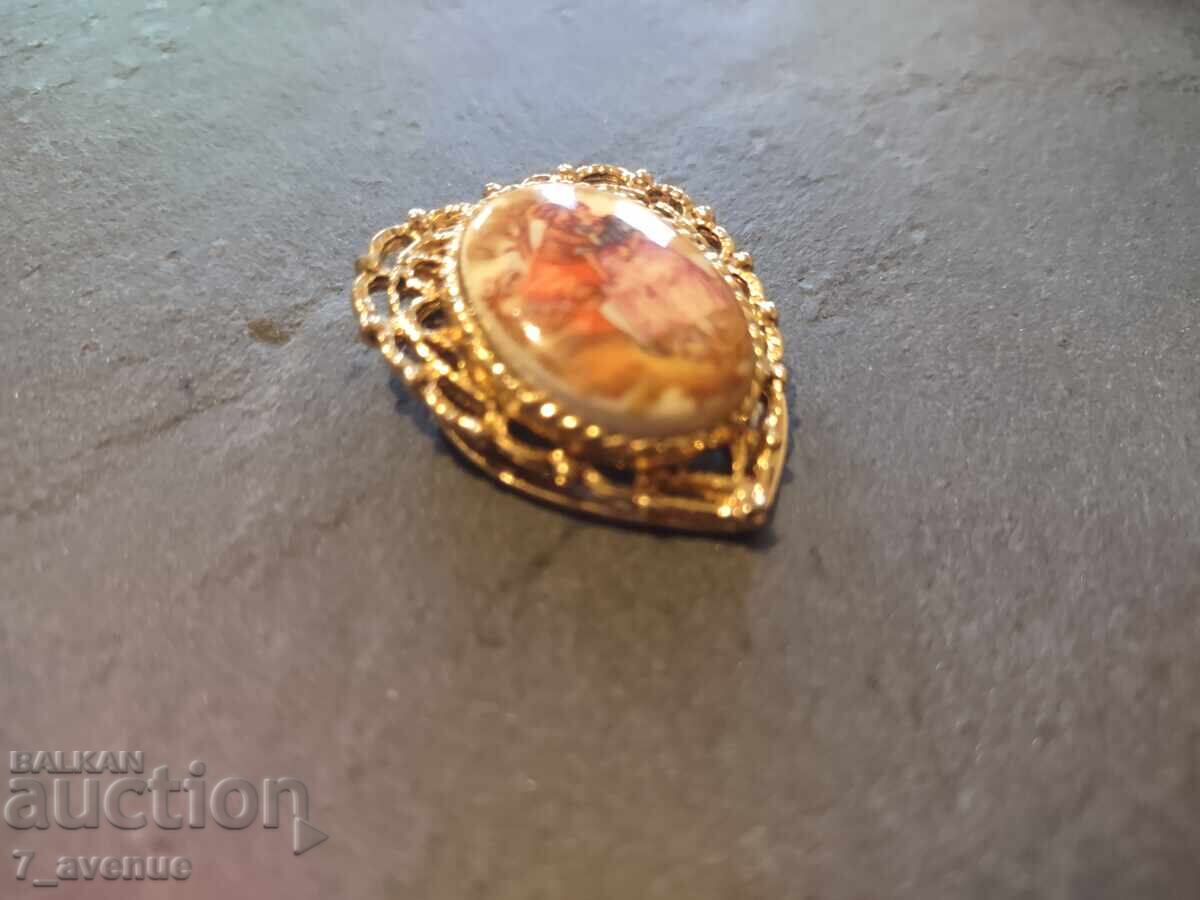 Brooch clip for scarf, love scene, meeting 17.10.25 with price 69.00 BGN | € 35.28