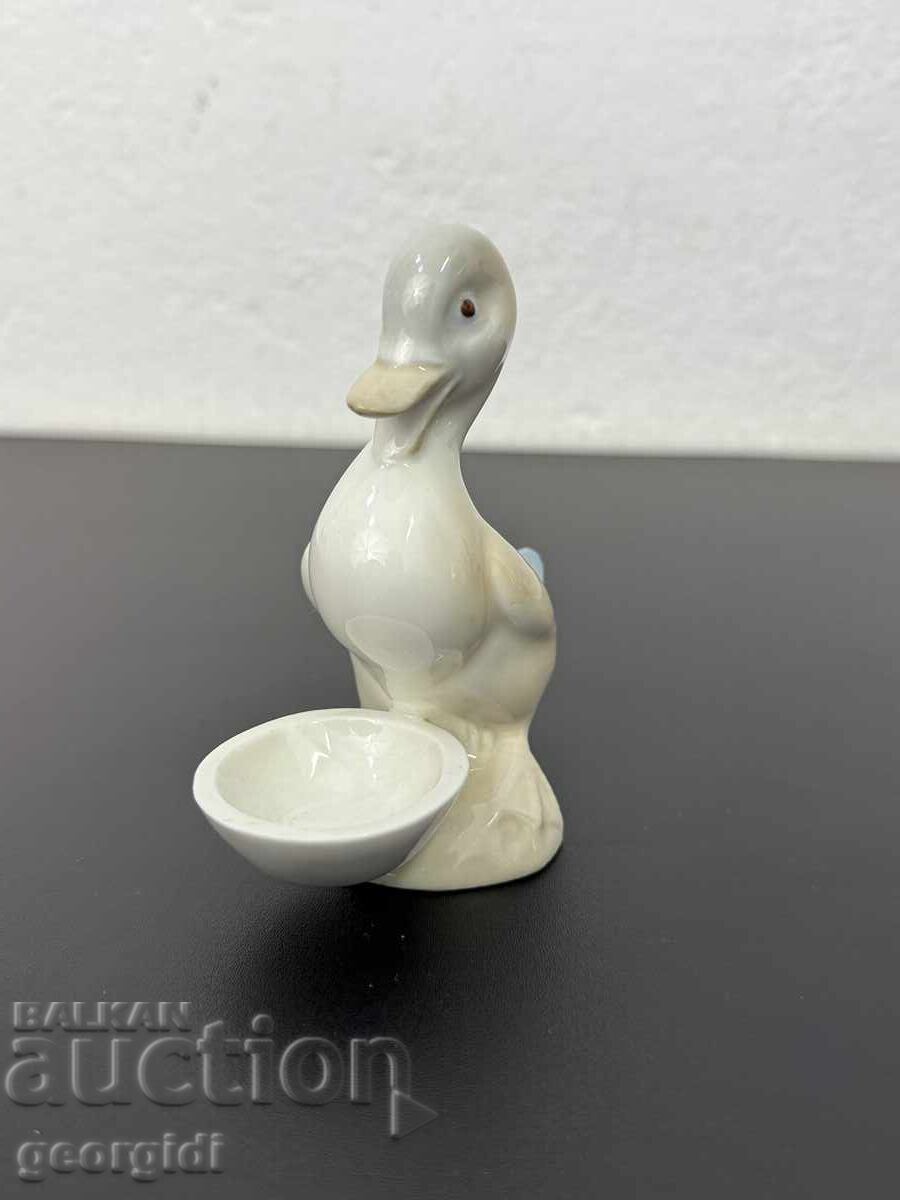 Figurină de porțelan rață / rățușcă - Miquel Valencia. Nr. 750 cu preț 45.00 BGN | € 23.01