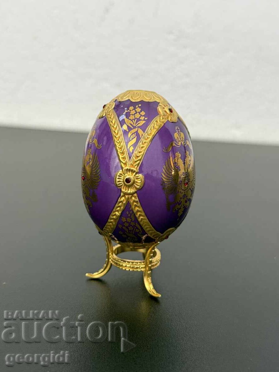 Delivery of Collectible Porcelain Egg - Franklin Mint. No. 7503 Delivery of Collectible Porcelain Egg - Franklin Mint. No. 7503