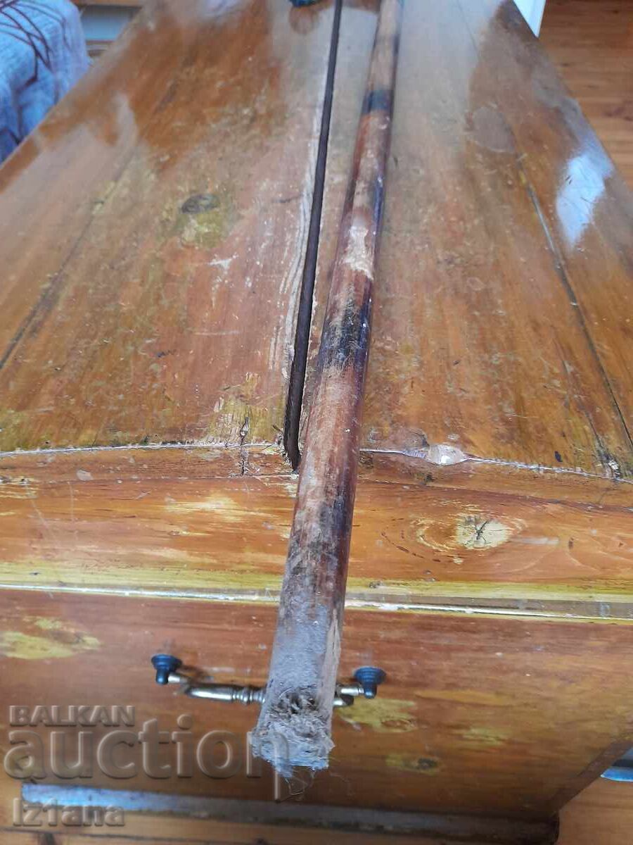 Livrarea Un baston vechi