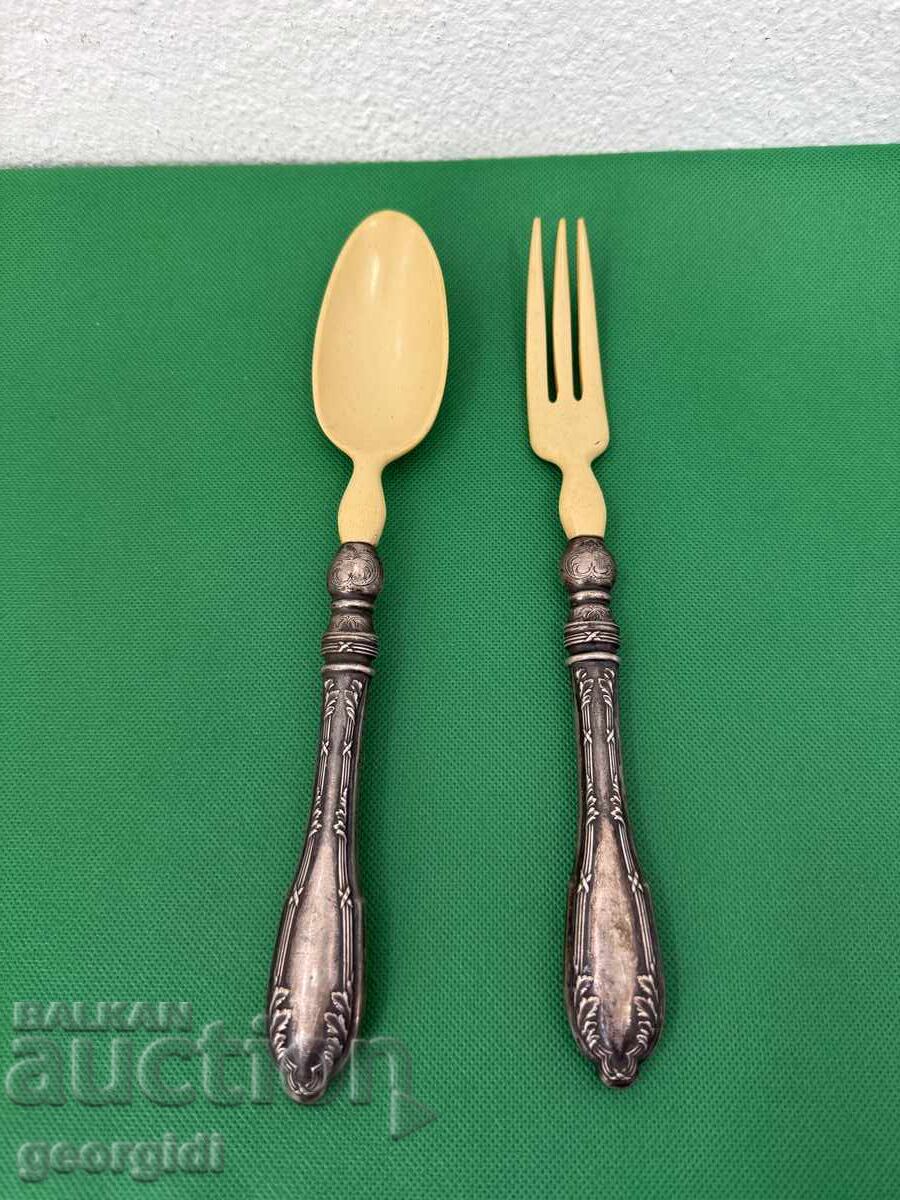 Tacâmuri de salată din argint cu os de elefant. №7507