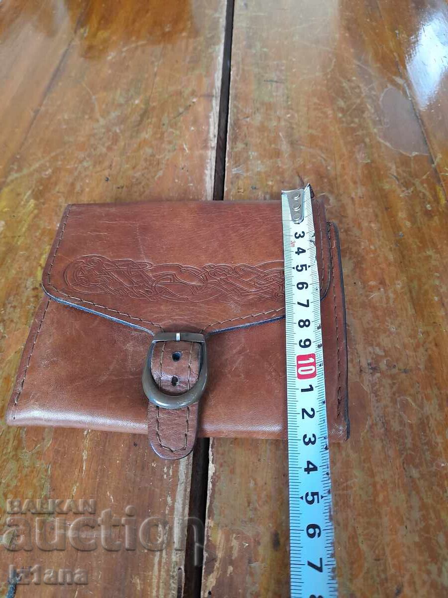 Auction  Old leather belt bag