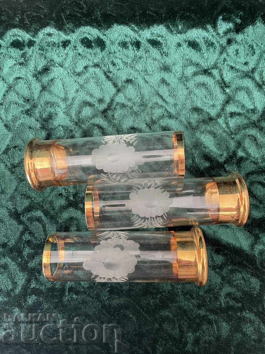 Cești - 10/3 cm, 3 buc. gravate cu preț 29.95 BGN | € 15.31