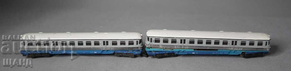 Auction PIKO N Model Train Locomotive and Passenger Car with Box Auction PIKO N Model Train Locomotive and Passenger Car with Box
