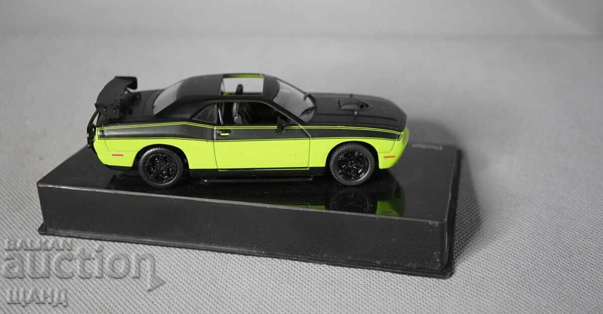 Livrarea DODGE CHALLENGER SRT Model de jucărie metalic mașină sport