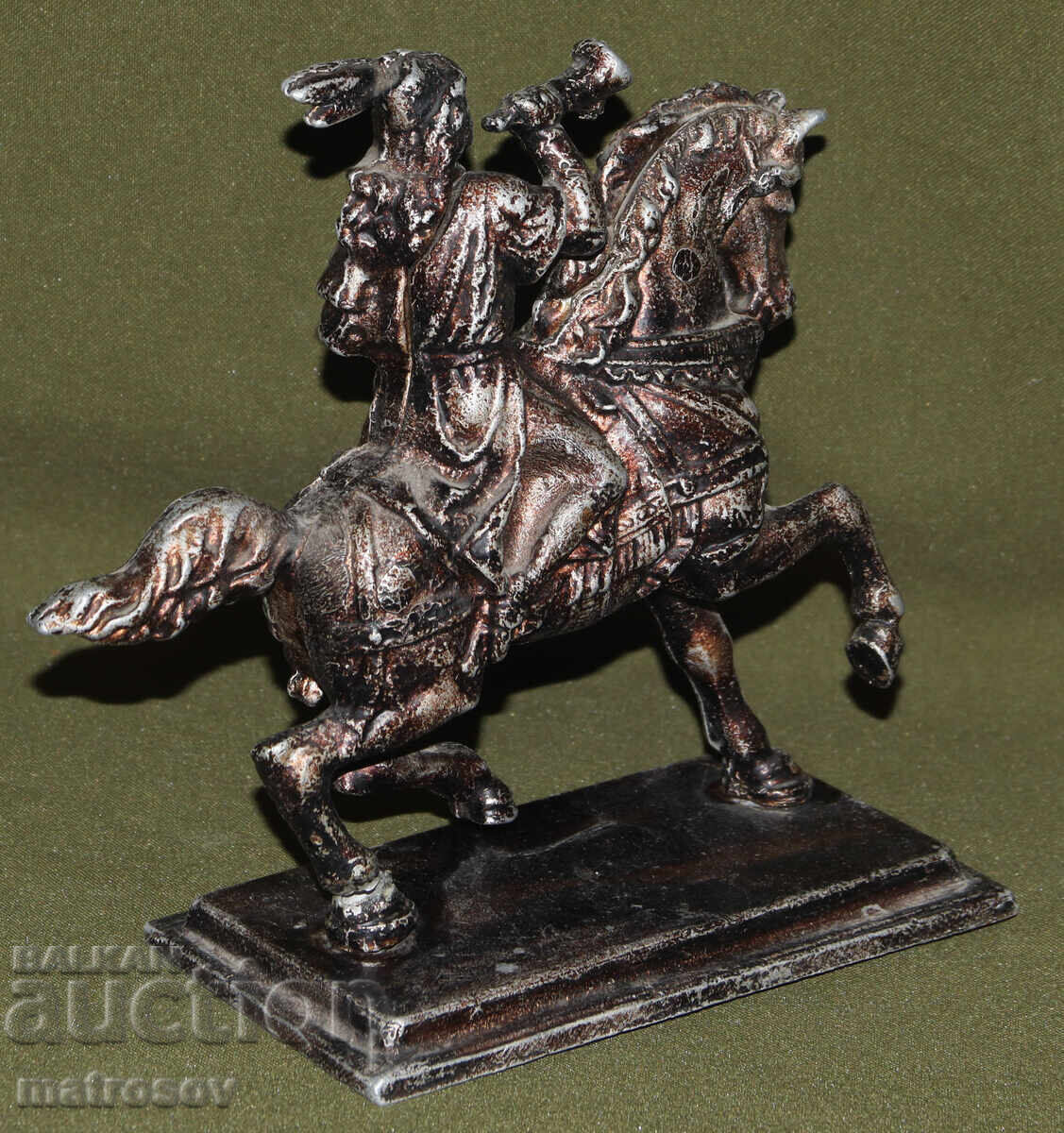 Livrarea Sculptură metalică Vânător cu corn