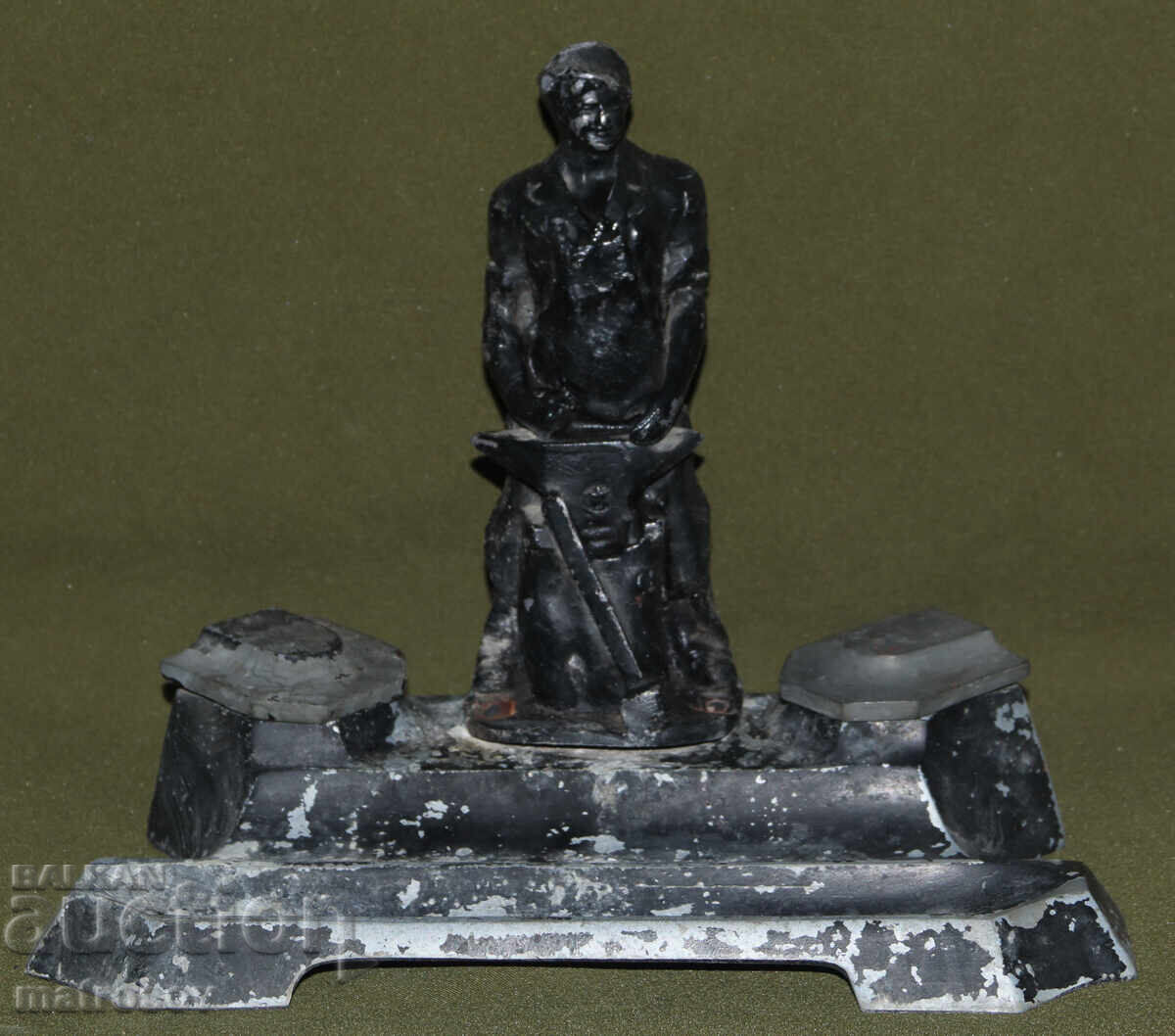 Old metal inkwell blacksmith with price 330.00 BGN | € 168.73
