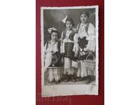 Деца в Традиционни носии