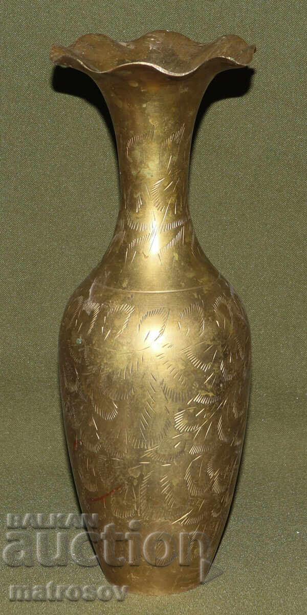 Licitație Vază decorativă din alamă, decorație florală