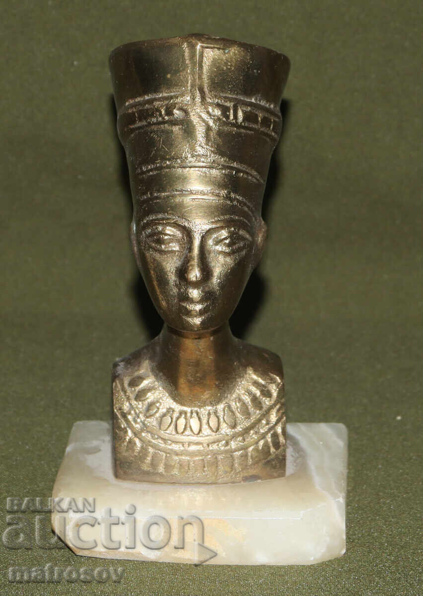 Δημοπρασία Χάλκινο γλυπτό προτομής με μαρμάρινη βάση, Νεφερτίτη