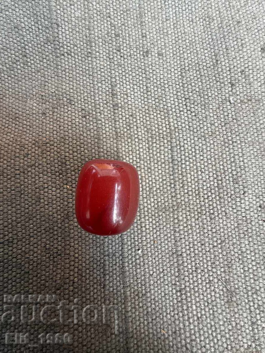 Ghinde de mărgele roșii