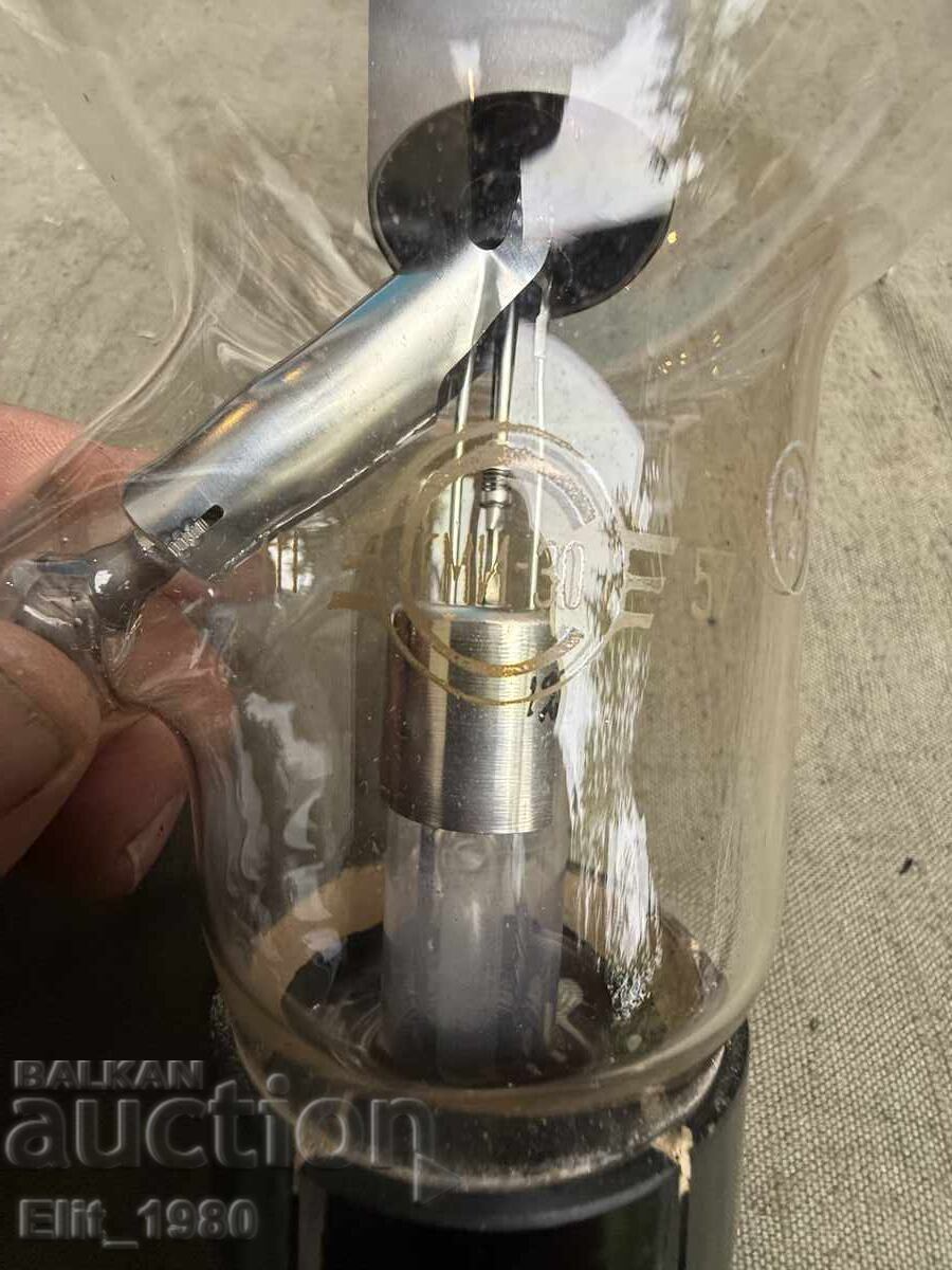 Lampă radio mare cu preț 55.00 BGN | € 28.12