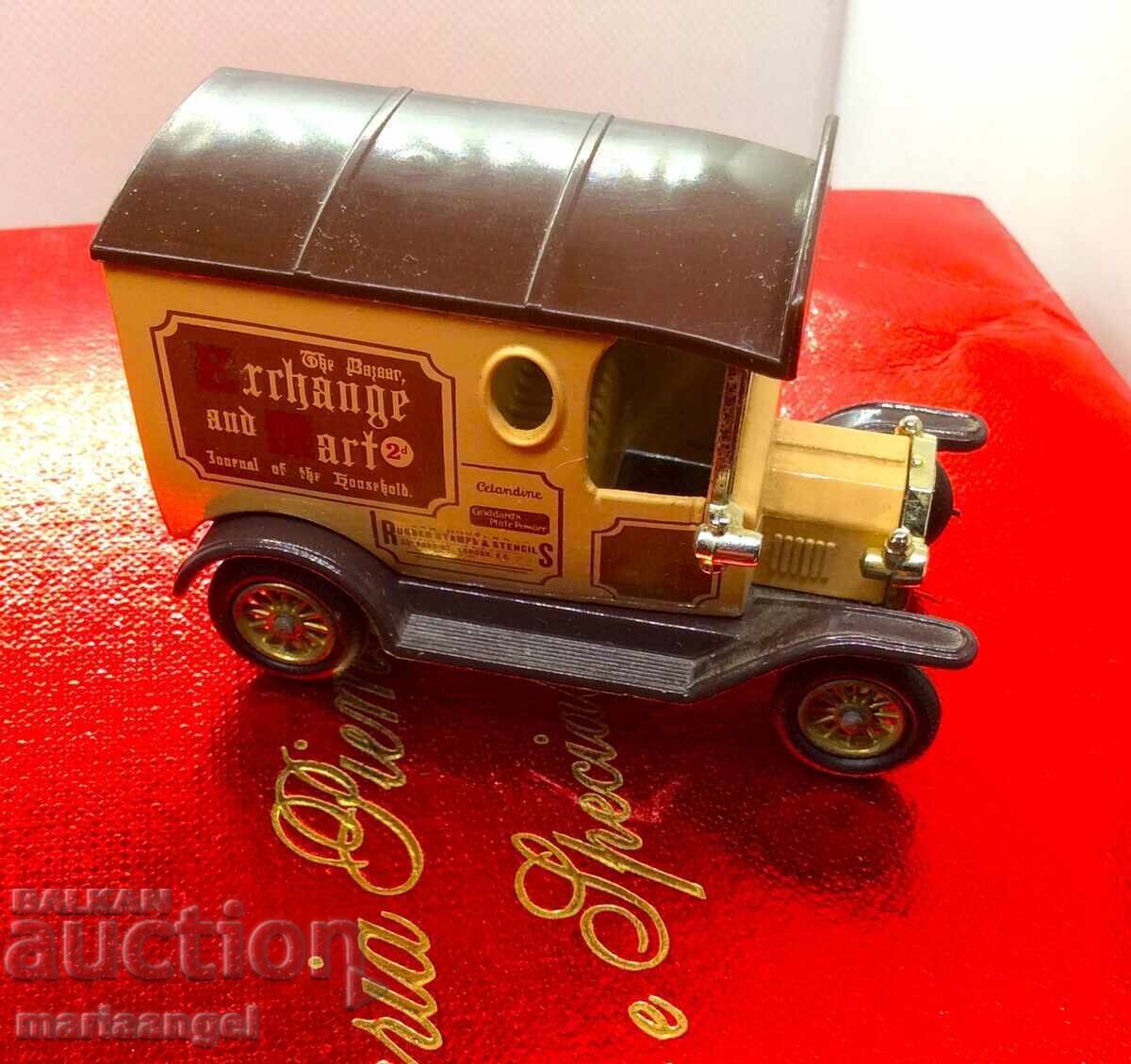 Delivery of England 1868. Large-scale model London Mail Coach