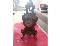 Ceas vechi de șemineu, Franța