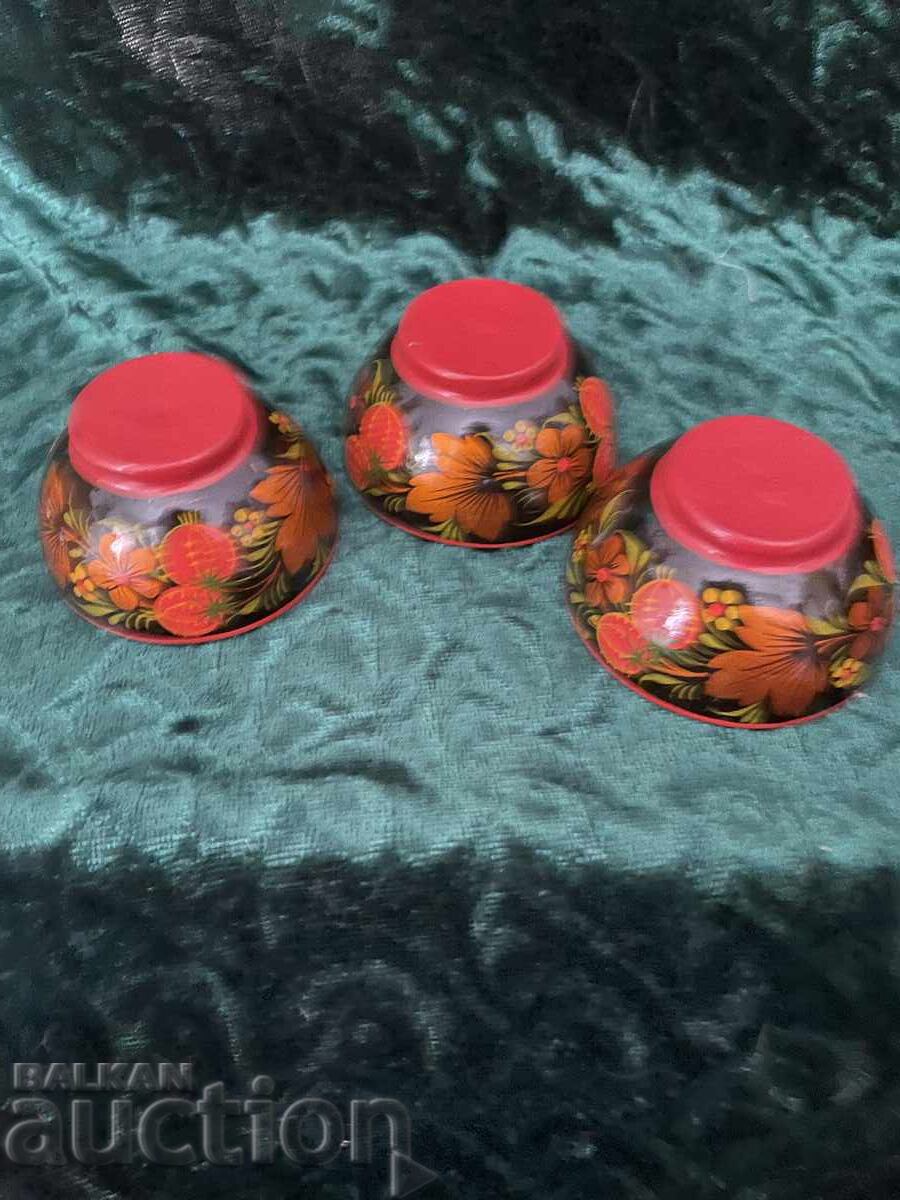 Khokhloma cups - 3 pcs, 5.5/3 cm with price 19.95 BGN | € 10.20 Khokhloma cups - 3 pcs, 5.5/3 cm with price 19.95 BGN | € 10.20