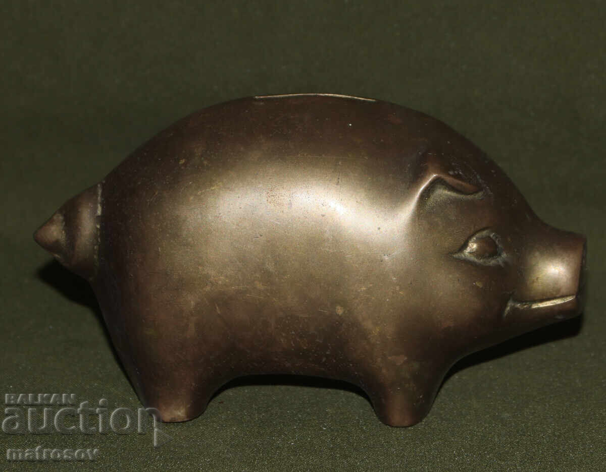 Χάλκινη διακοσμητική φιγούρα γουρουνάκι κουμπαράς με τιμή 140.00 BGN | € 71.58 Χάλκινη διακοσμητική φιγούρα γουρουνάκι κουμπαράς με τιμή 140.00 BGN | € 71.58